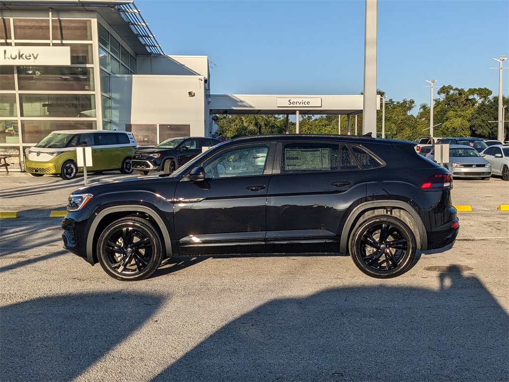 2026 Volkswagen Atlas Cross Sport SEL R-Line photo 4