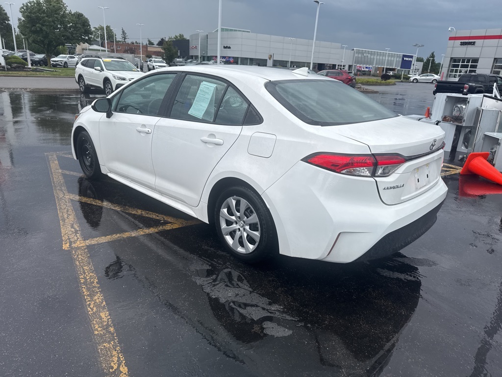 2024 Toyota Corolla LE photo 3