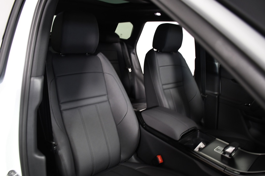 2026 Land Rover Range Rover Evoque Dynamic SE photo 20