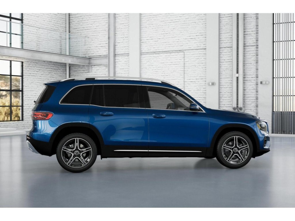 2026 Mercedes Benz GLB 250 photo 16