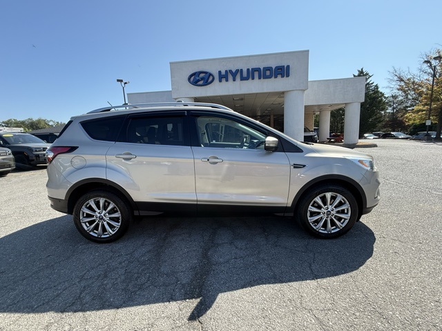 2018 Ford Escape Titanium photo 2