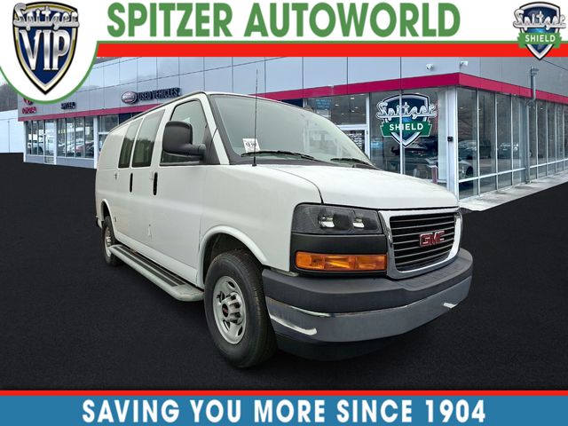 2023 GMC Savana Cargo Work Van's photo