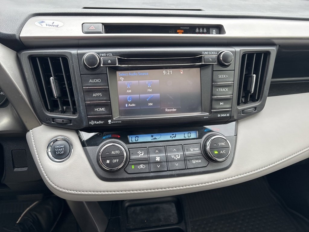 2017 Toyota RAV4 XLE photo 12