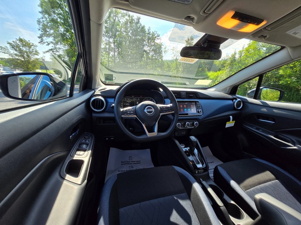 2025 Nissan Versa SV photo 13