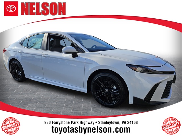 2026 Toyota Camry SE's photo