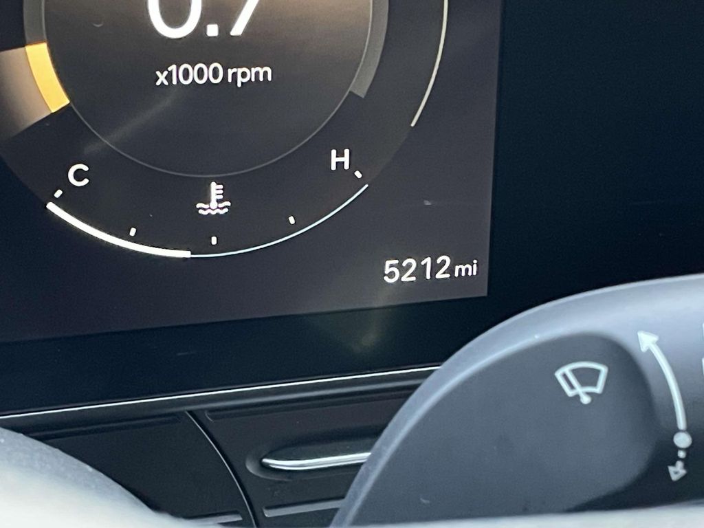 2025 Hyundai Kona Limited photo 14