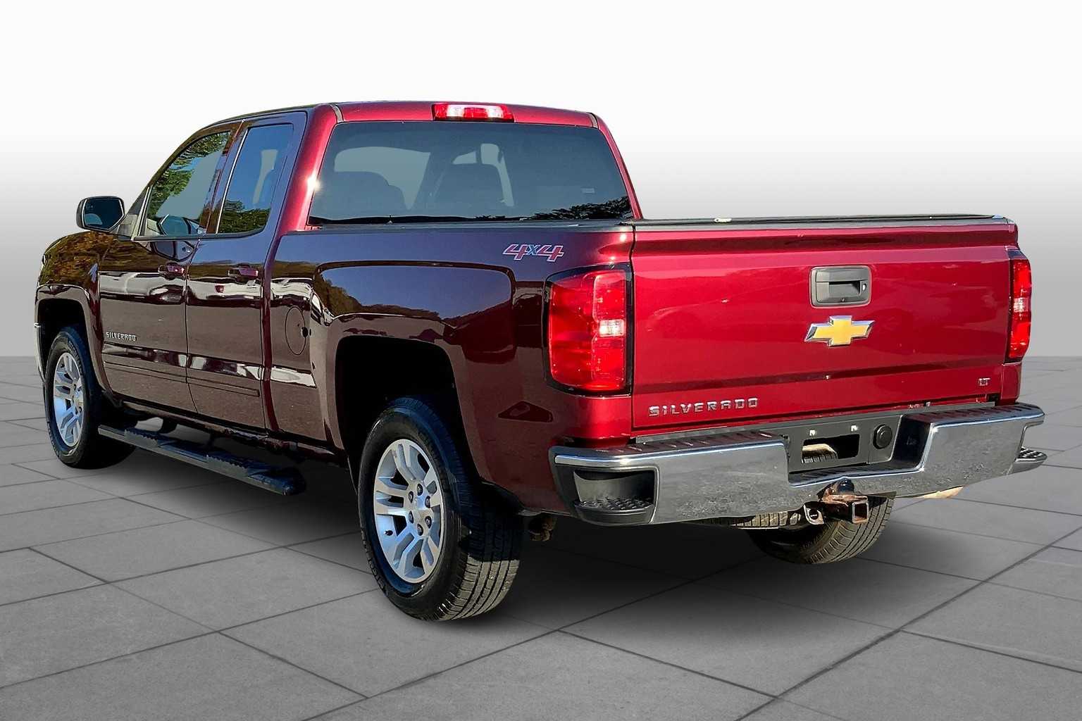 2017 Chevrolet Silverado 1500 LT photo 11