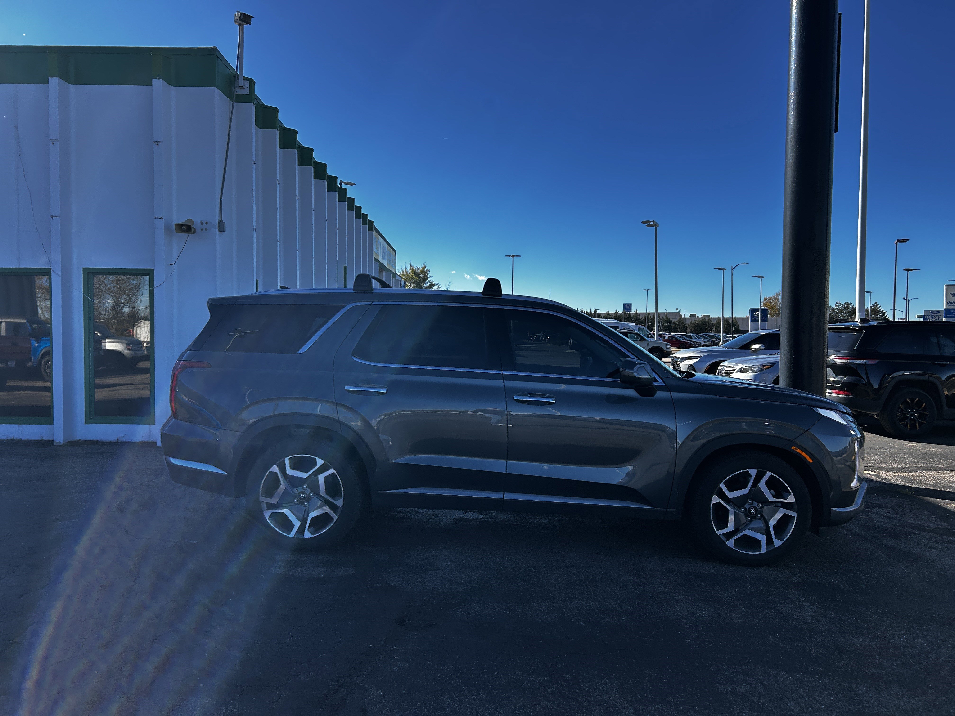 2024 Hyundai Palisade Limited photo 3