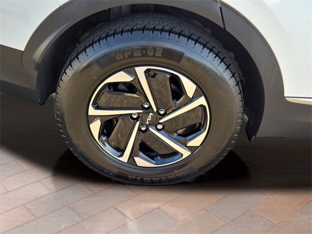 2023 Kia Sportage Hybrid LX photo 4