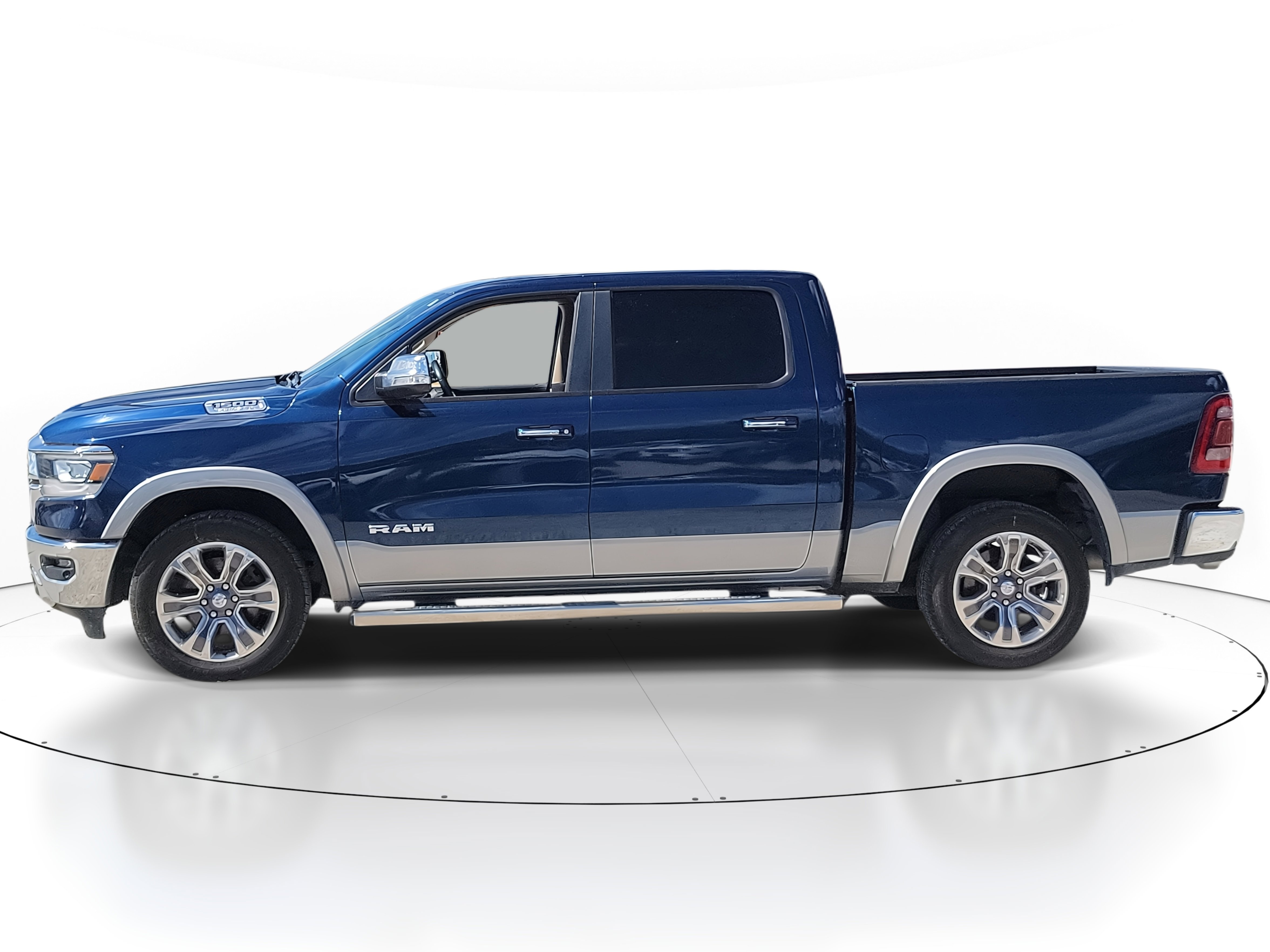 2019 Ram 1500 Laramie photo 2