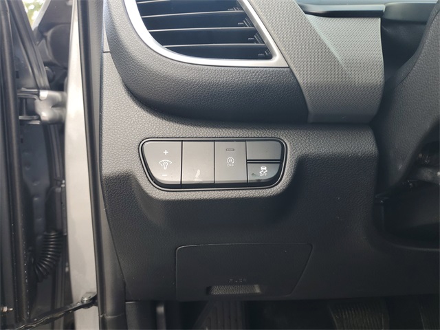 2024 Kia Seltos LX photo 13
