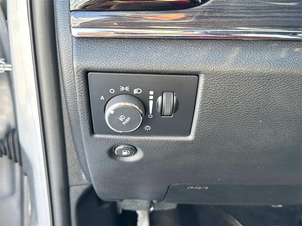 2020 Jeep Grand Cherokee Overland photo 20
