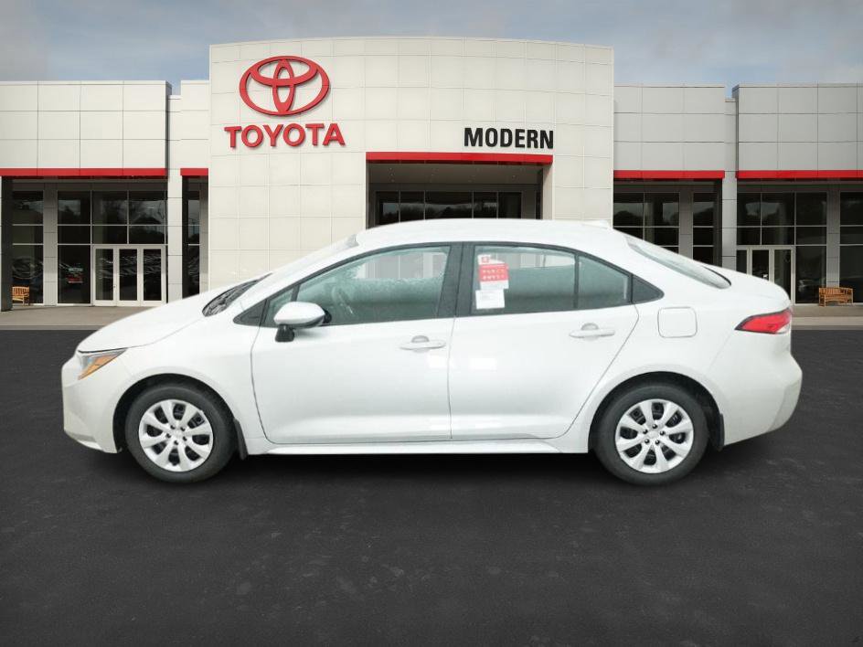 2025 Toyota Corolla LE photo 10