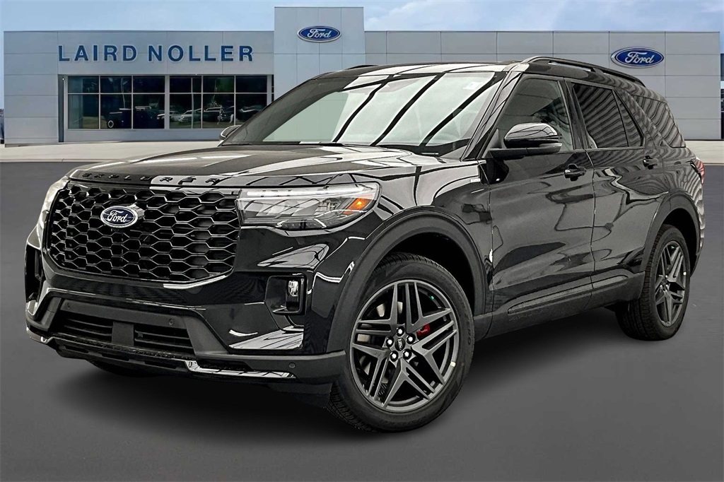 2025 Ford Explorer ST-LINE's photo