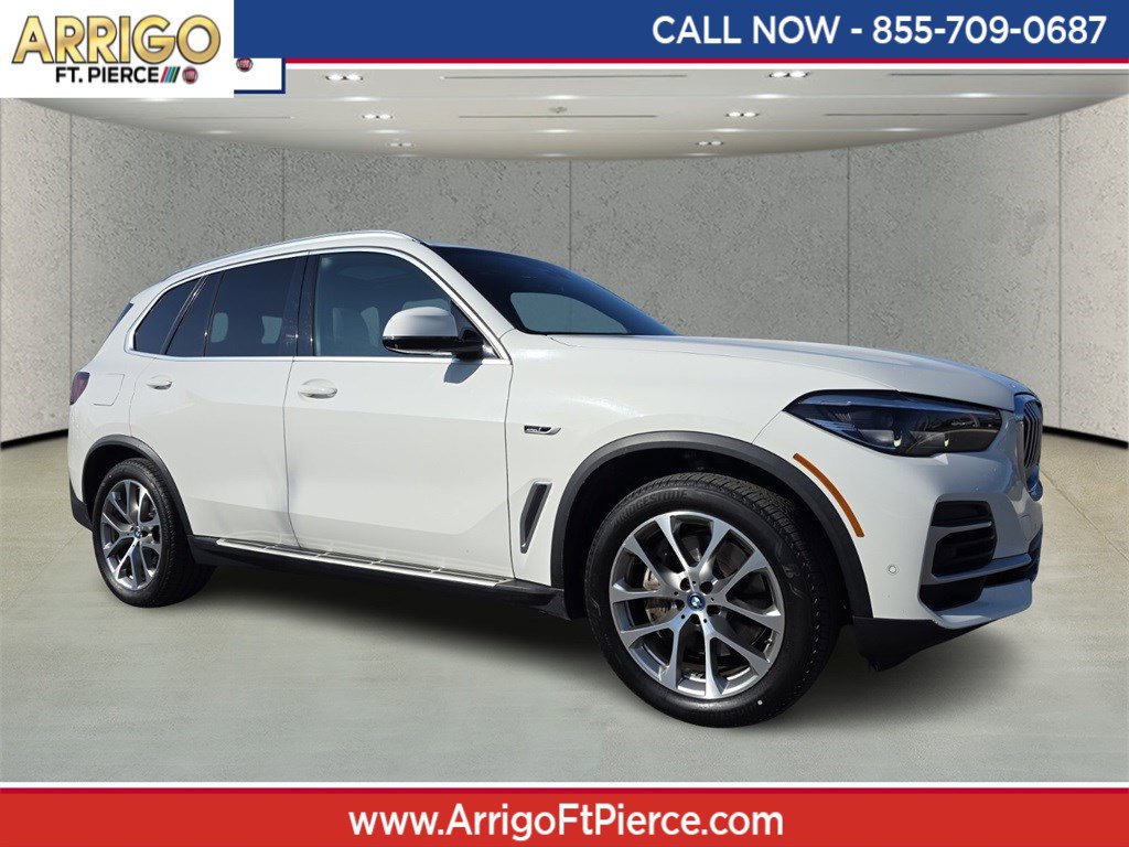 2023 BMW X5 45e's photo