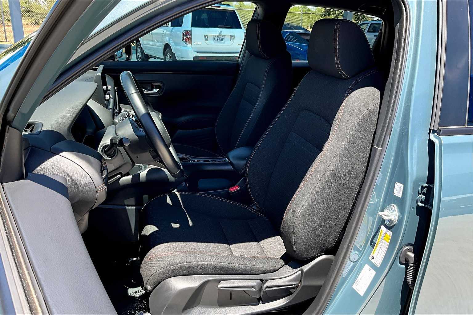 2025 Honda HR-V Sport photo 5