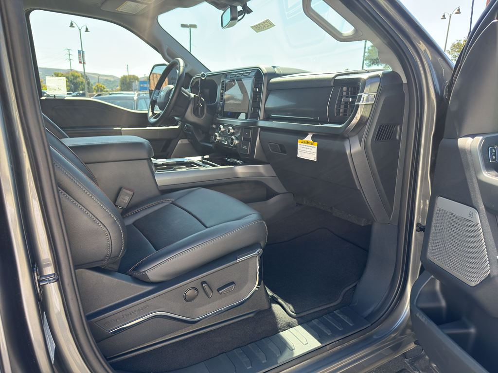 2024 Ford F-250 Lariat photo 17