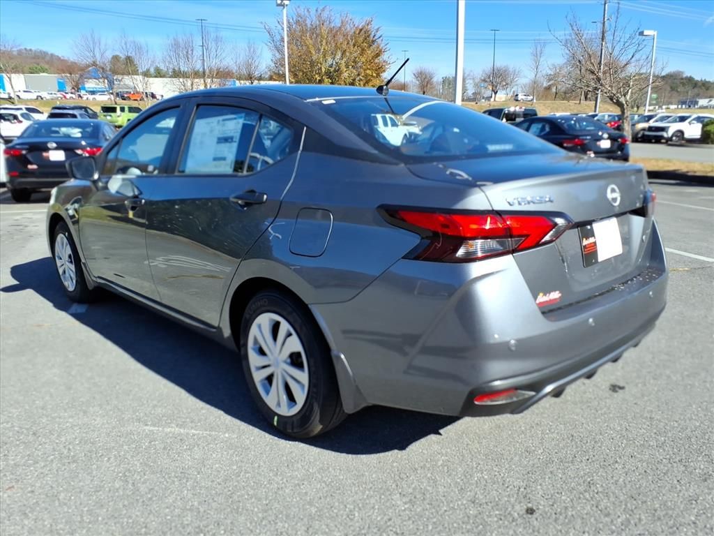 2025 Nissan Versa S photo 3