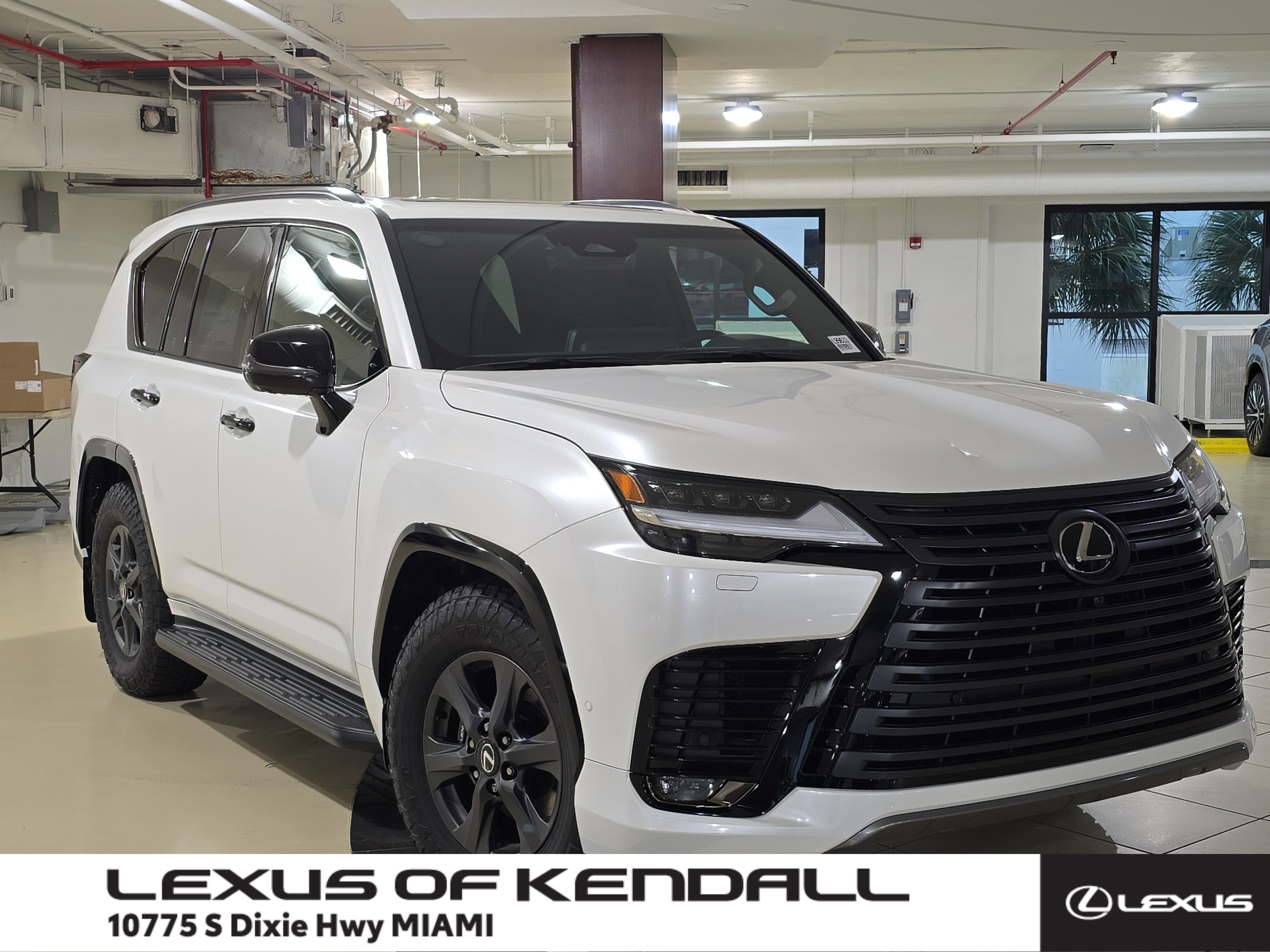 2025 Lexus LX Overtrail's photo