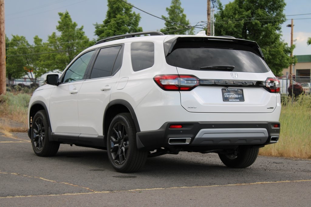 2025 Honda Pilot Touring photo 4