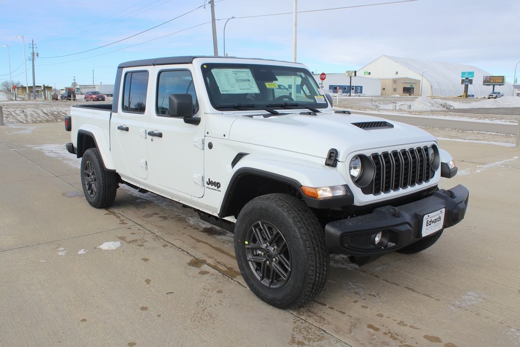 2026 Jeep Gladiator Sport S's photo
