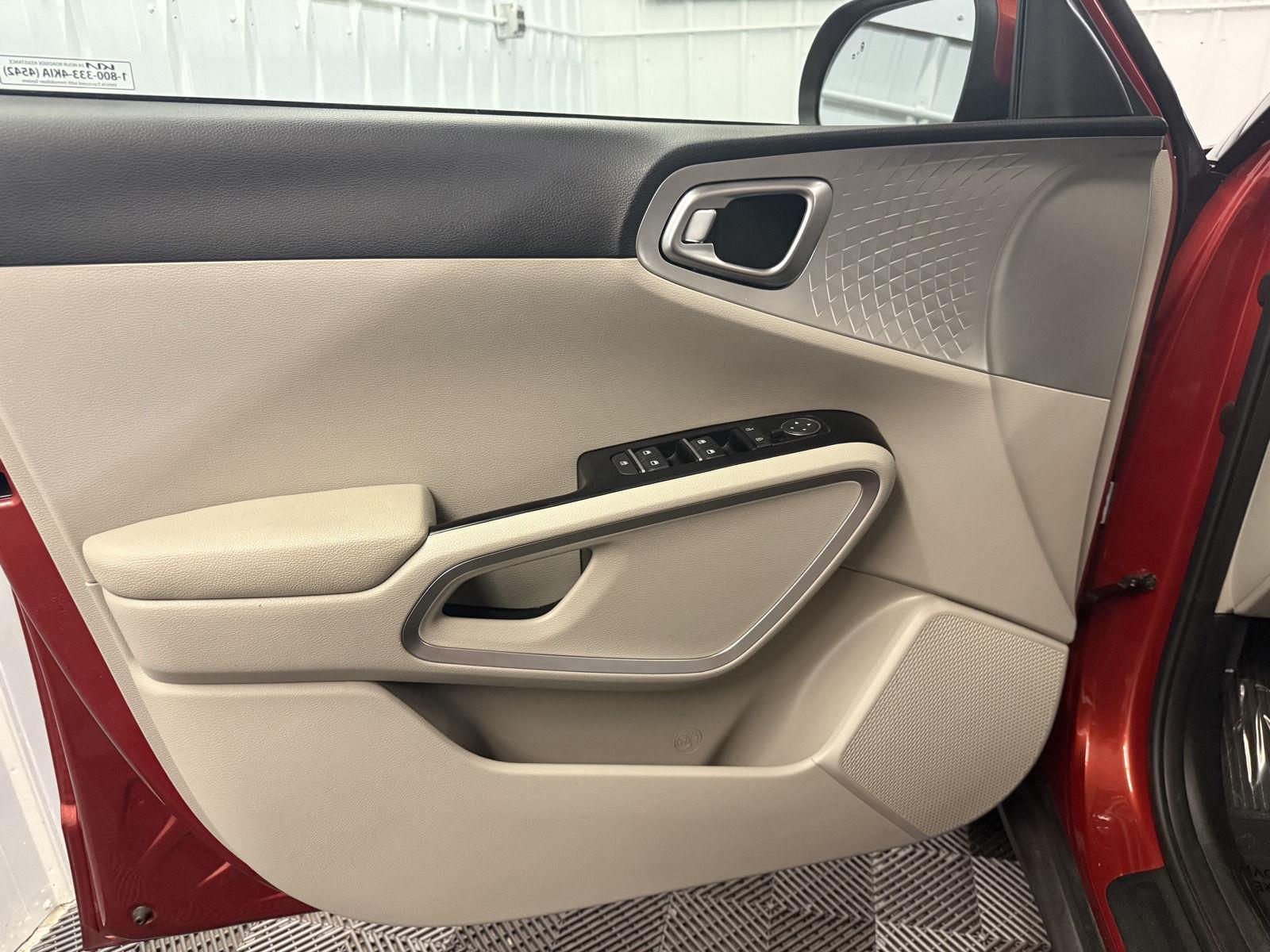 2023 Kia Soul LX photo 25