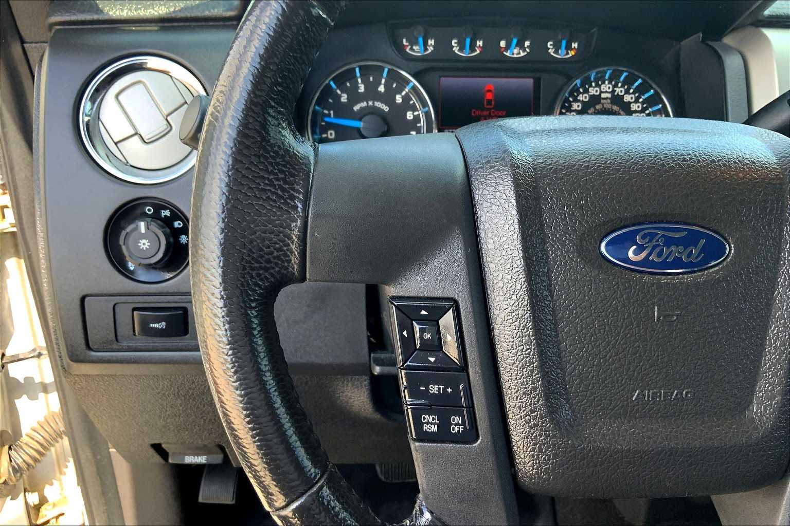 2013 Ford F-150 XLT photo 21