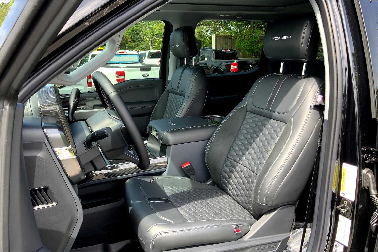 2025 Ford F-350 Lariat photo 9
