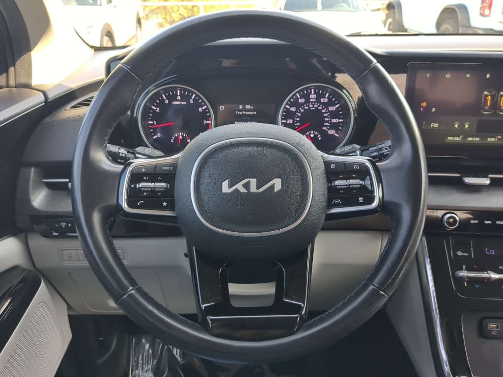 2022 Kia Carnival SX photo 2