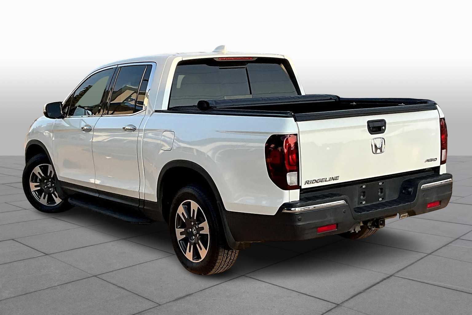 2019 Honda Ridgeline RTL-E photo 9