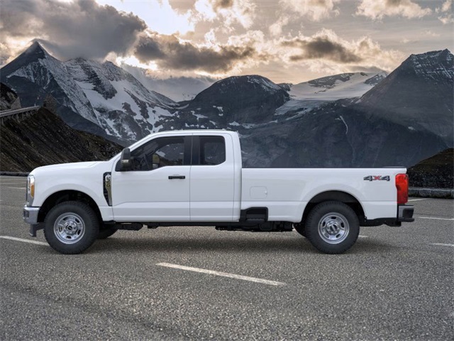 2025 Ford F-350 photo 3