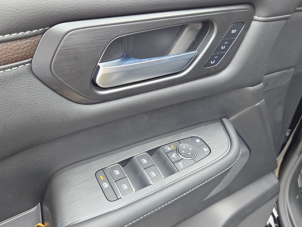 2025 Nissan Armada Platinum photo 21