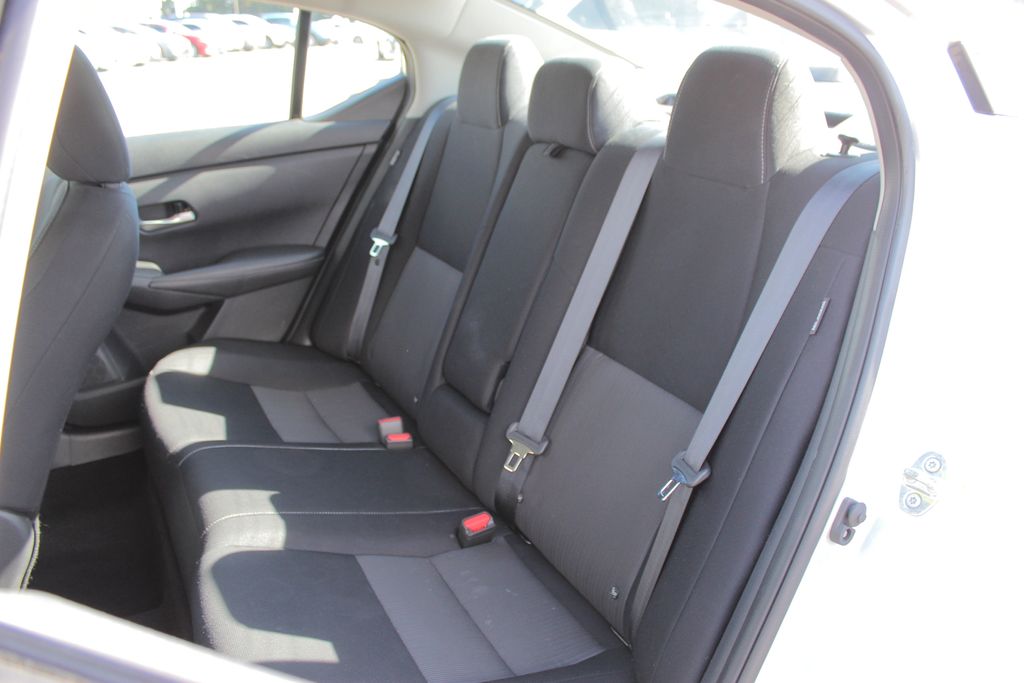 2021 Nissan Sentra SV photo 11