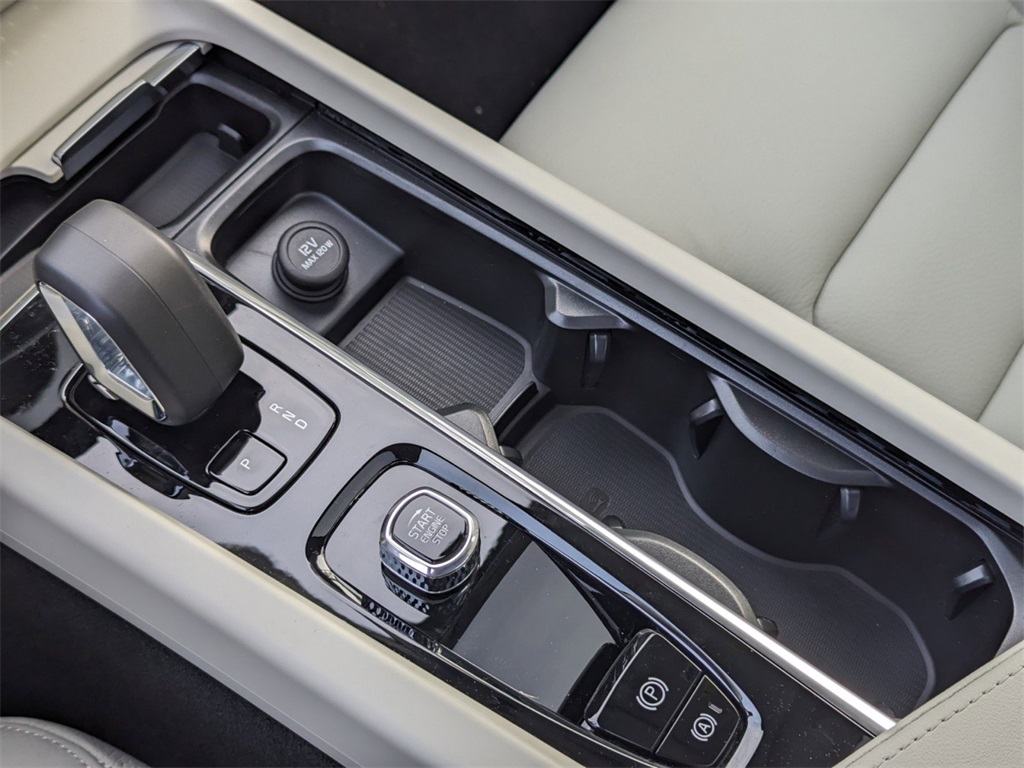 2024 Volvo S60 B5 Core photo 19
