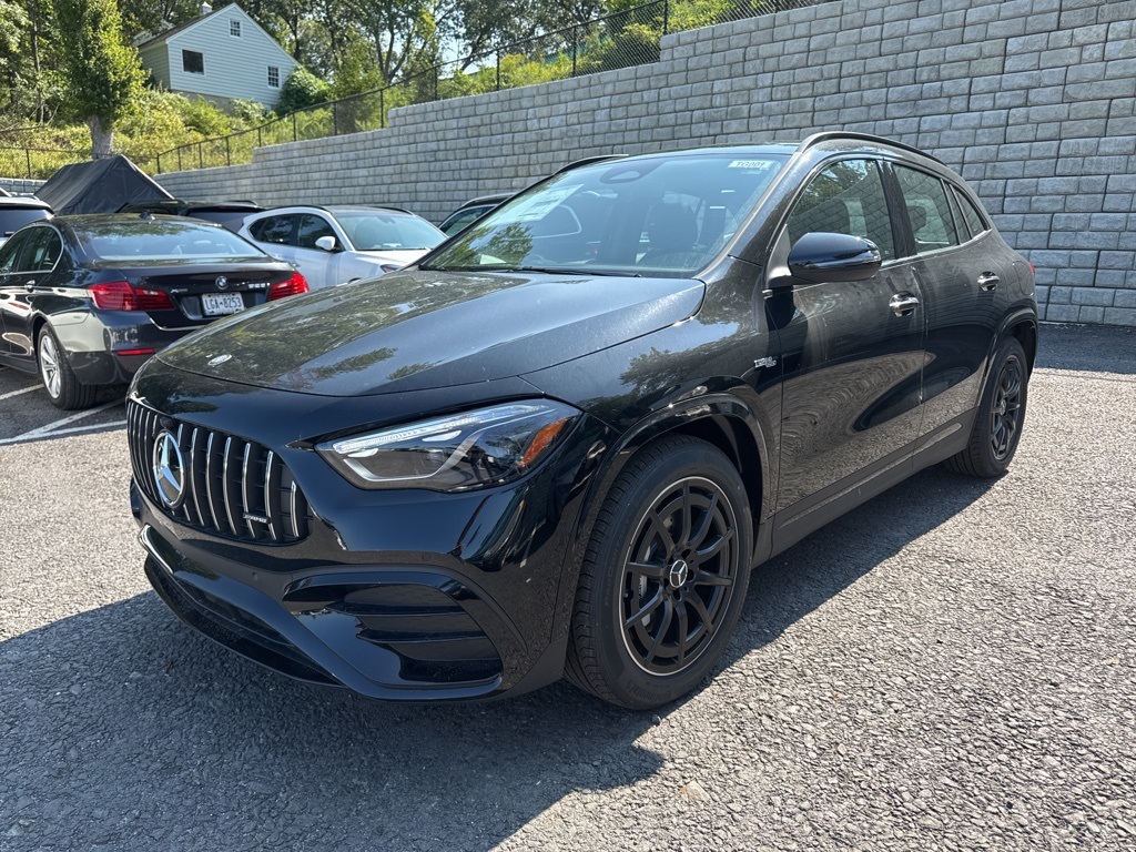 2026 Mercedes Benz GLA AMG 35 4MATIC photo 3