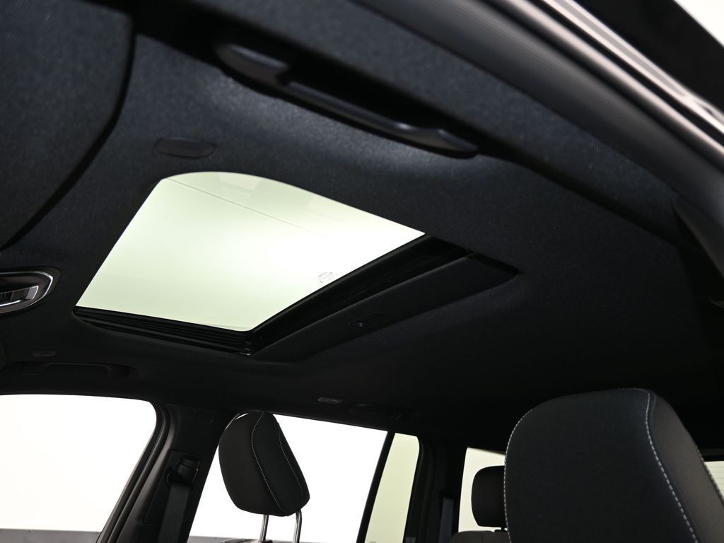 2025 Jeep Grand Cherokee Laredo X photo 4