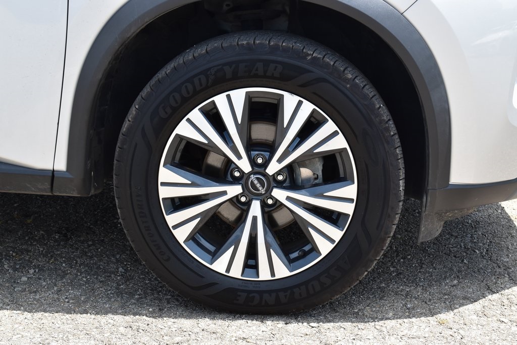 2023 Nissan Rogue SV photo 3