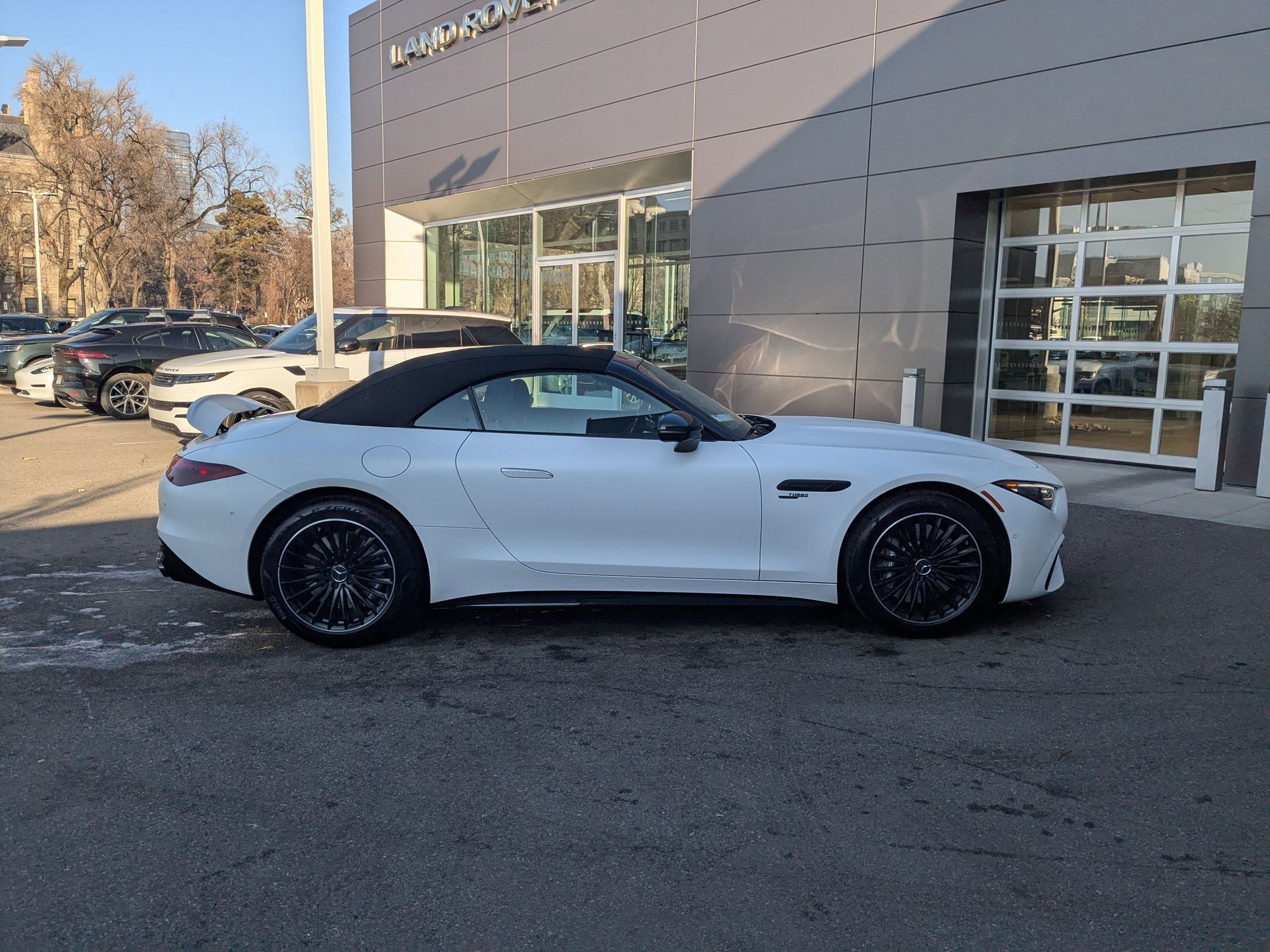 2025 Mercedes Benz SL AMG 43 photo 2
