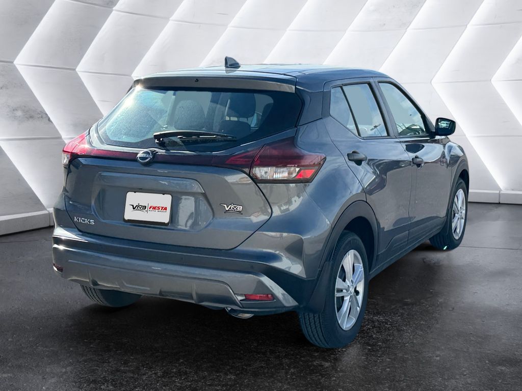 2025 Nissan Kicks Play S photo 4