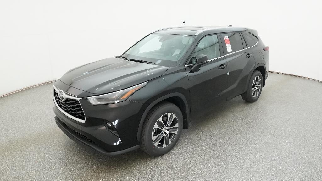 2026 Toyota Highlander XLE's photo