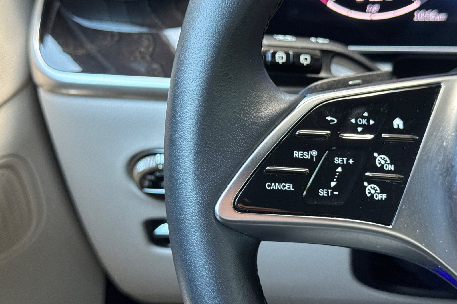 2025 Mercedes Benz GLC 300 photo 21