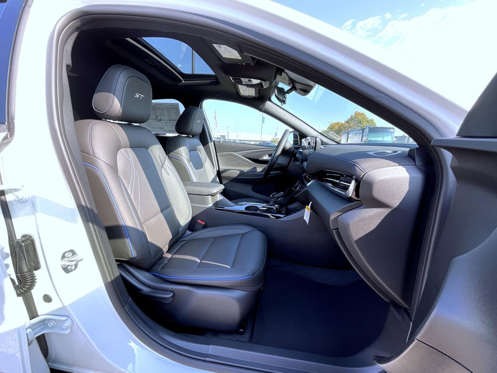 2025 Buick Envista ST photo 14