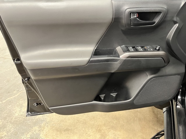2023 Toyota Tacoma SR5 photo 17