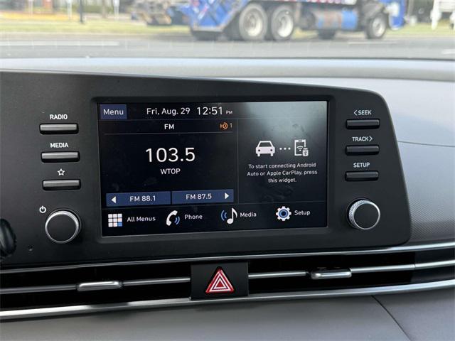 2025 Hyundai Elantra Hybrid Limited photo 3