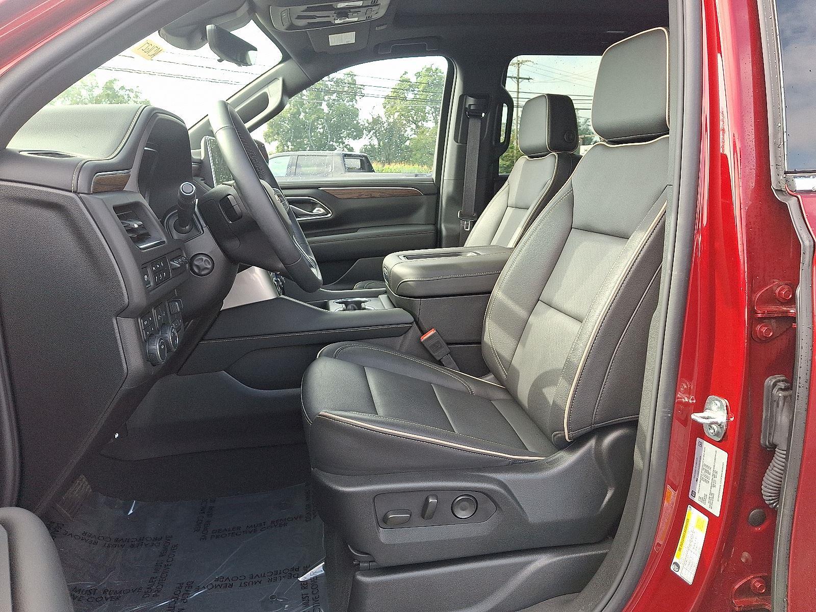2024 Chevrolet Suburban Premier photo 14