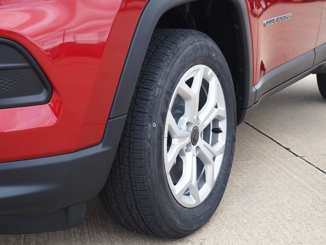 2025 Jeep Compass Sport photo 9