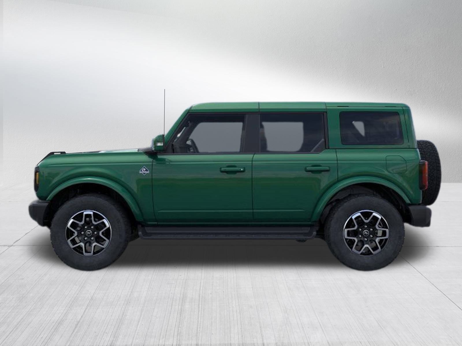 2025 Ford Bronco Outer Banks photo 3