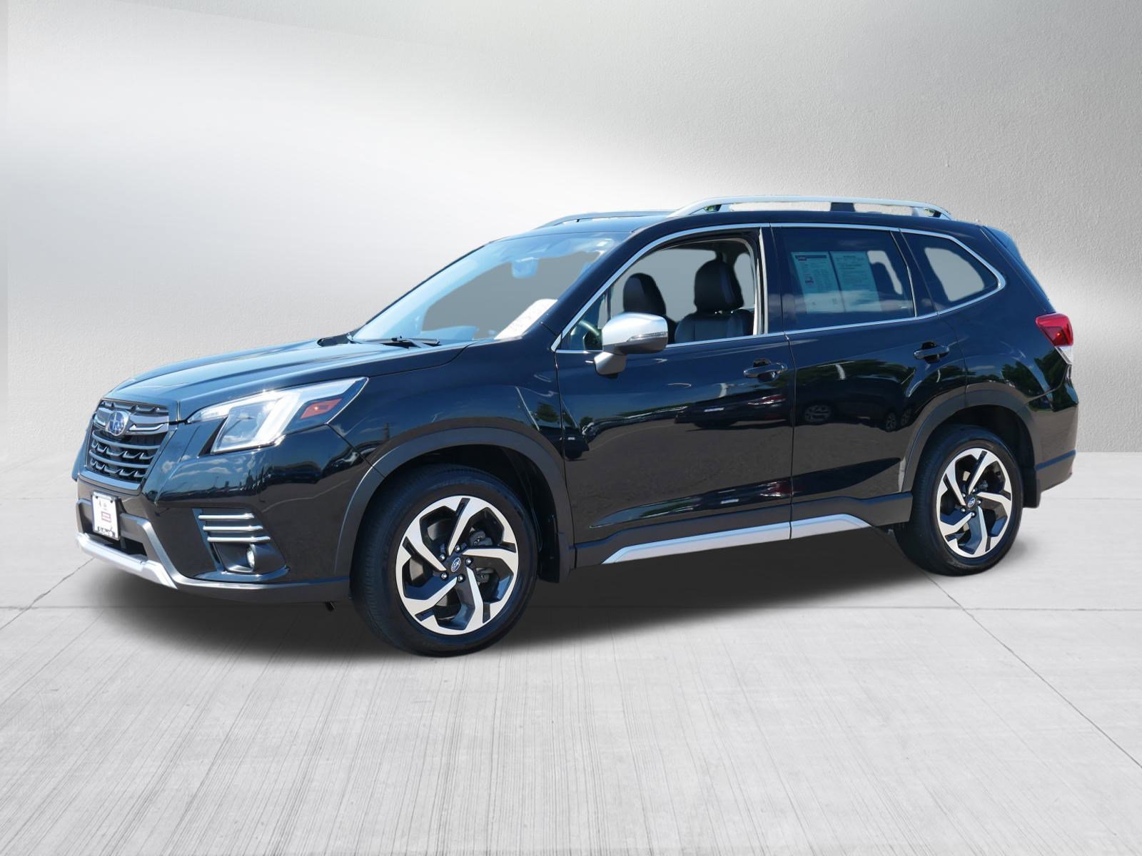 2024 Subaru Forester Touring photo 3