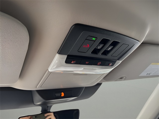 2025 Nissan Pathfinder SL photo 35