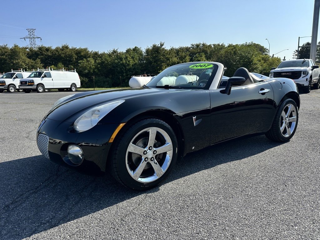 2007 Pontiac Solstice photo 2